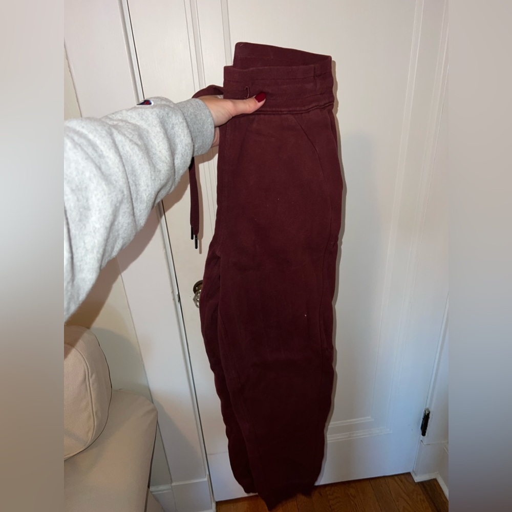 Maroon Scuba jogger